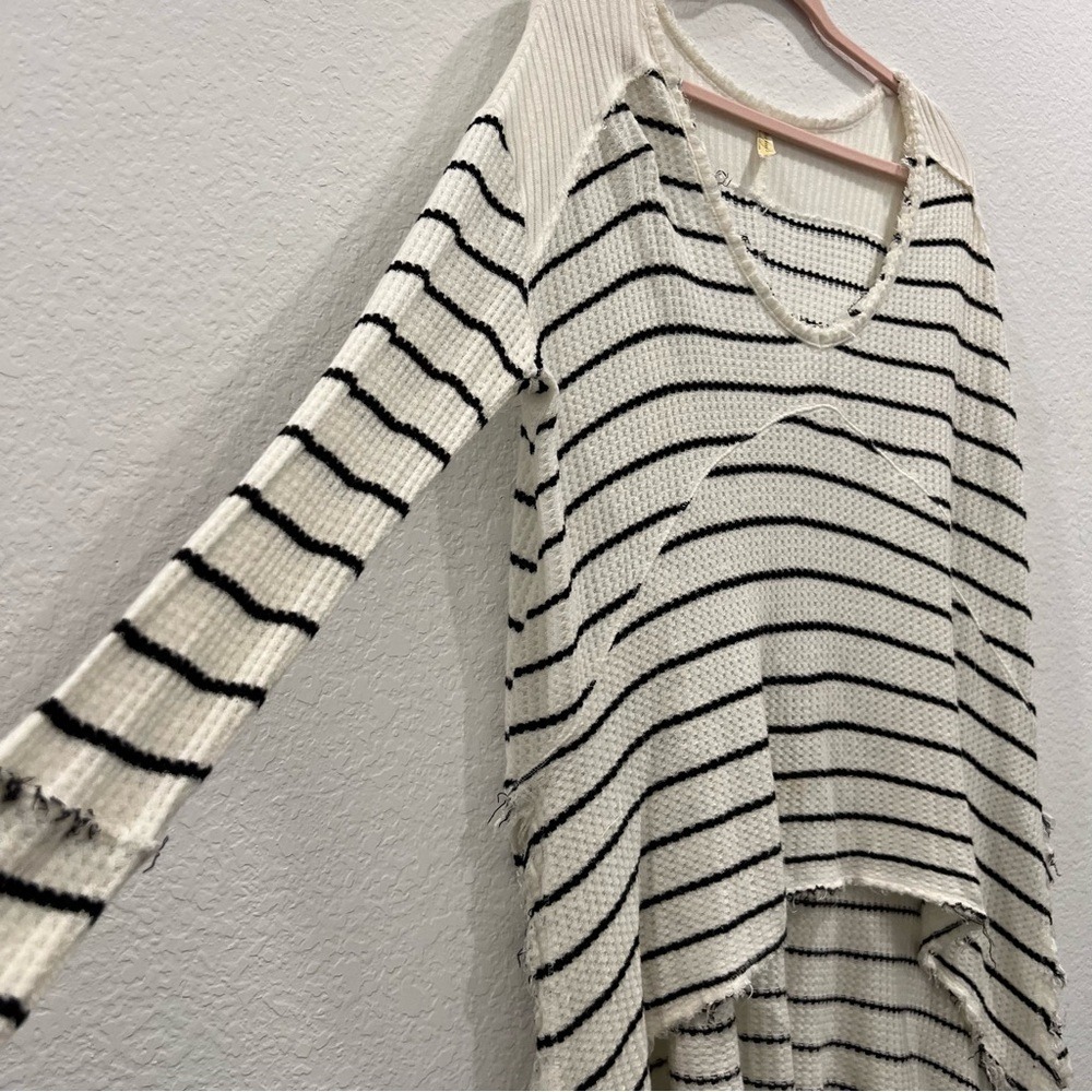 FREE‎ PEOPLE Off White and Black Striped Flowy Boxy Oversized Tunic XS Top - Picture 3 of 8